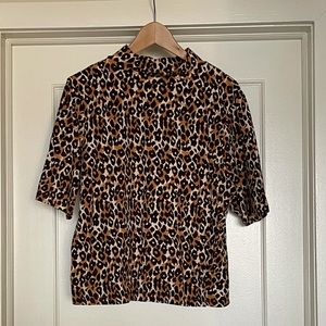 Leopard Turtleneck